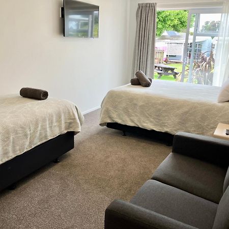 Tripinn Modern Motels & Affordable Accommodation Уэстпорт Экстерьер фото