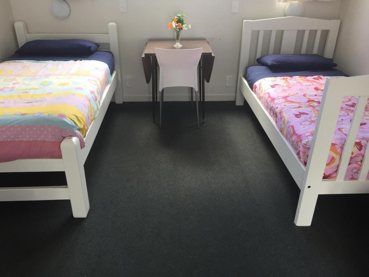 Tripinn Modern Motels & Affordable Accommodation Уэстпорт Экстерьер фото