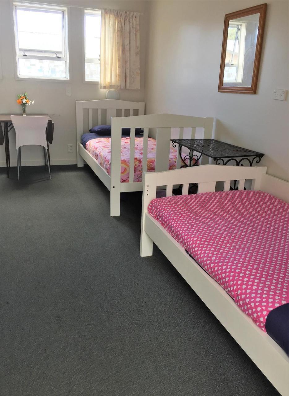 Tripinn Modern Motels & Affordable Accommodation Уэстпорт Экстерьер фото